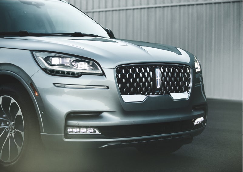 The available adaptive pixel LED headlamps of the 2023 Lincoln Aviator® SUV activated | Lincoln of Coconut Creek in Coconut Creek FL