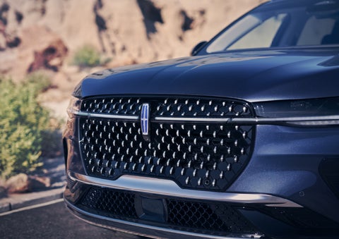 The stylish grille of a 2024 Lincoln Nautilus® SUV sparkles in the sunlight. | Lincoln of Coconut Creek in Coconut Creek FL
